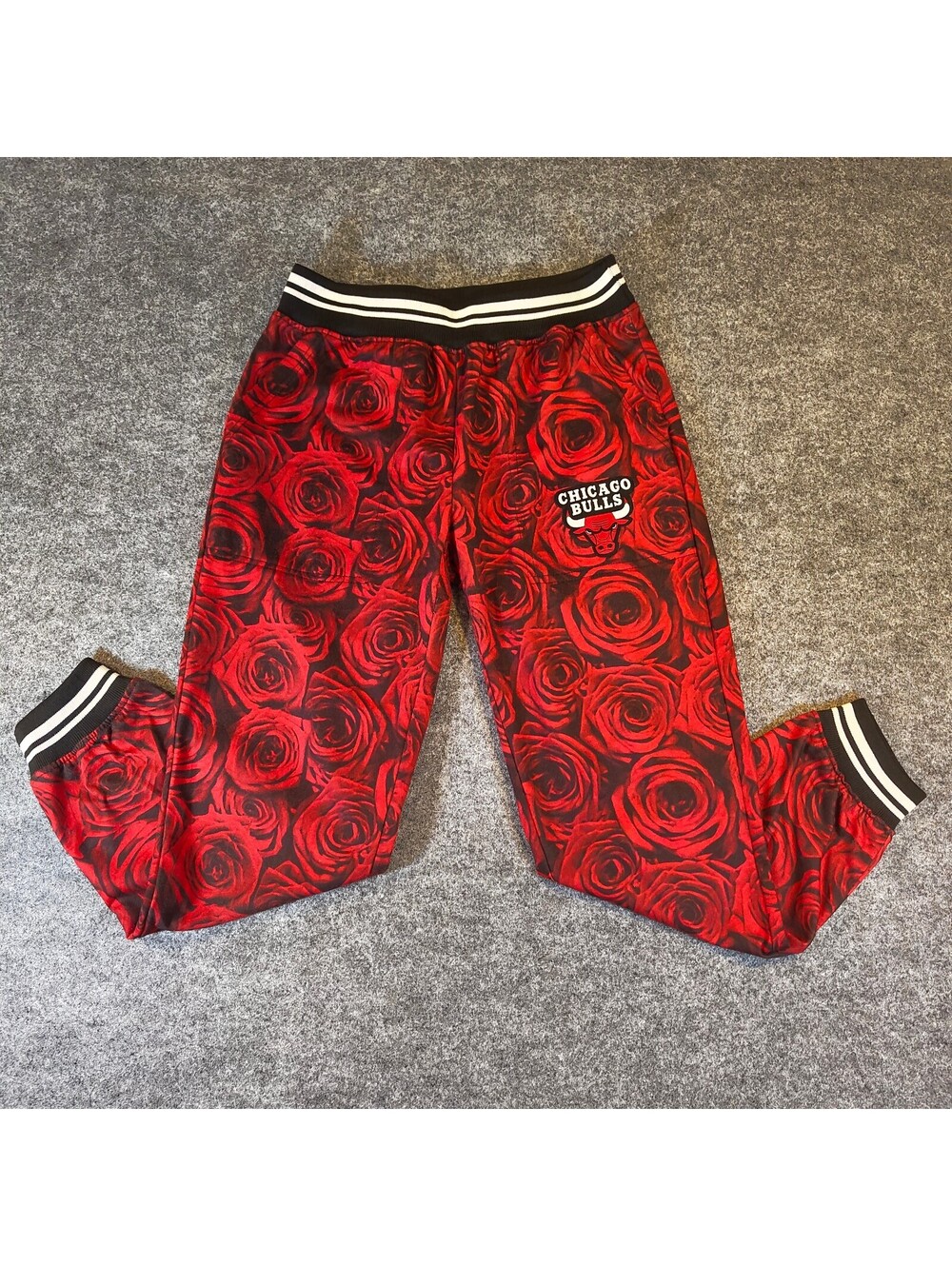 Official NBA Chicago Bulls Rose Print Jogger Sweatpants Small All-Over Floral